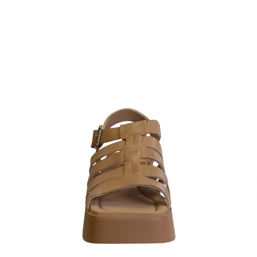NWOT - OTBT Platform Sandals